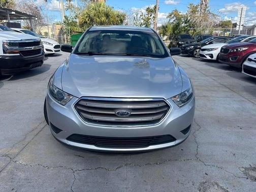 2017 Ford Taurus SE