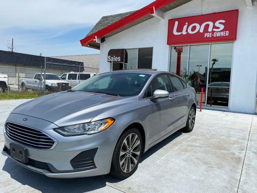 2020 Ford Fusion SE