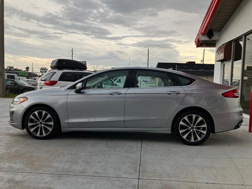 2020 Ford Fusion SE