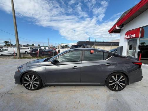 2021 Nissan Altima SR FWD