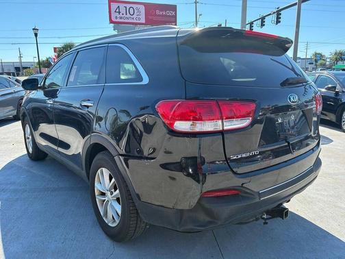 Ebony Black 2018 Kia Sorento LX