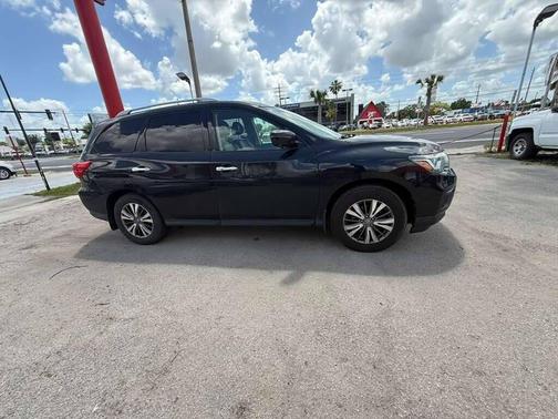 2019 Nissan Pathfinder SL