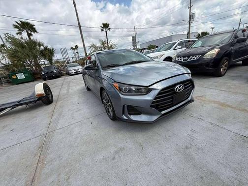 2019 Hyundai Veloster 2