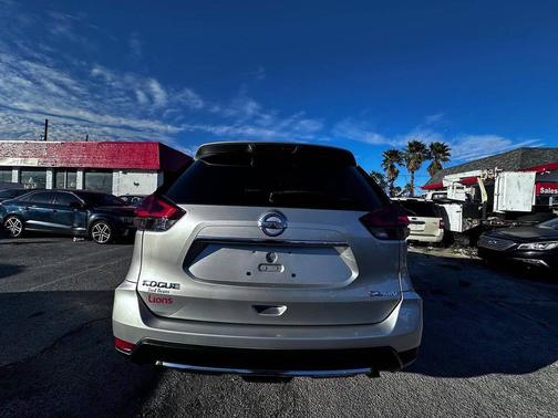 2018 Nissan Rogue SV