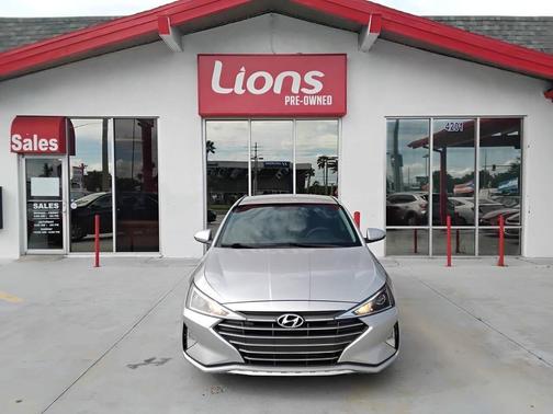2019 Hyundai ELANTRA SE