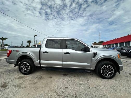Iconic Silver Metallic 2022 Ford F-150 XL