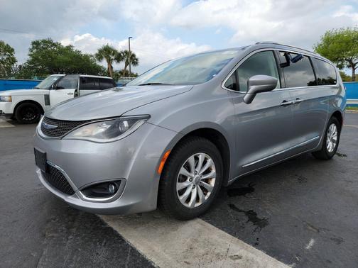 2019 Chrysler Pacifica Touring