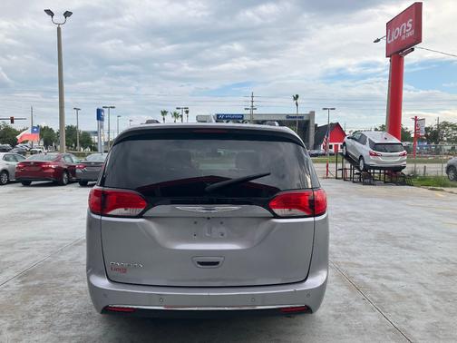 2019 Chrysler Pacifica Touring