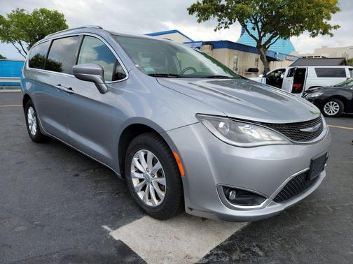2019 Chrysler Pacifica Touring