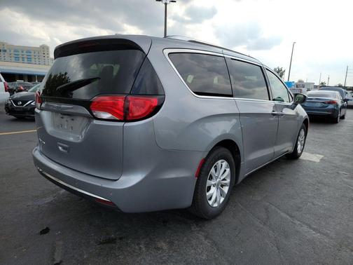 2019 Chrysler Pacifica Touring