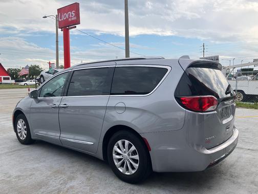 2019 Chrysler Pacifica Touring