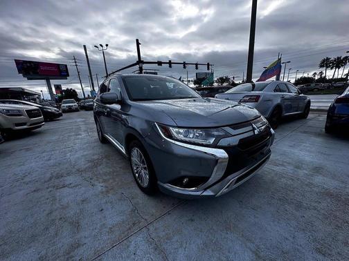 2022 Mitsubishi Outlander PHEV SEL