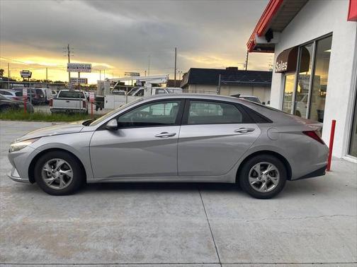2021 Hyundai ELANTRA SE