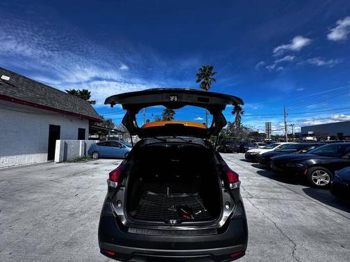 2018 Nissan Kicks SR