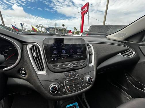 2022 Chevrolet Malibu FWD LT