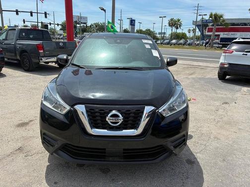 Super Black 2020 Nissan Kicks S