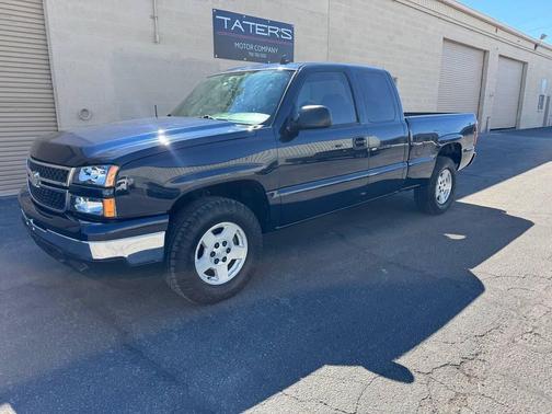 Dark Blue Metallic 2006 Chevrolet Silverado 1500 LT Extended Cab