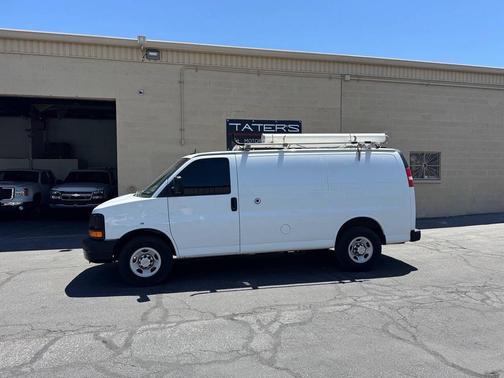 Summit White 2015 Chevrolet Express 2500 Work Van