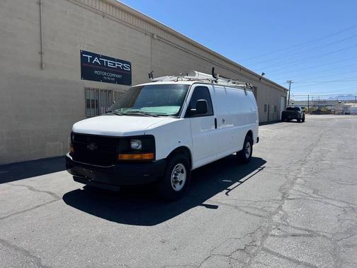 Summit White 2015 Chevrolet Express 2500 Work Van