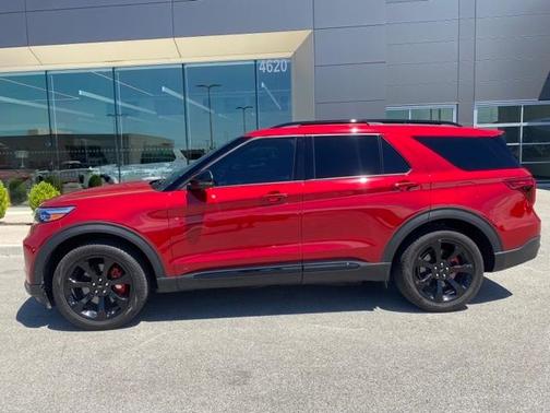 Photo 5 of 50 of 2020 Ford Explorer ST