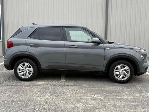 2021 Hyundai VENUE SE