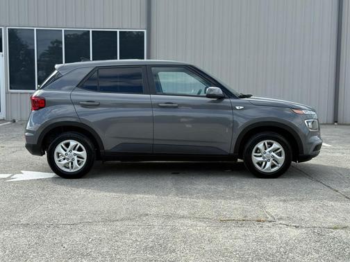2021 Hyundai VENUE SE