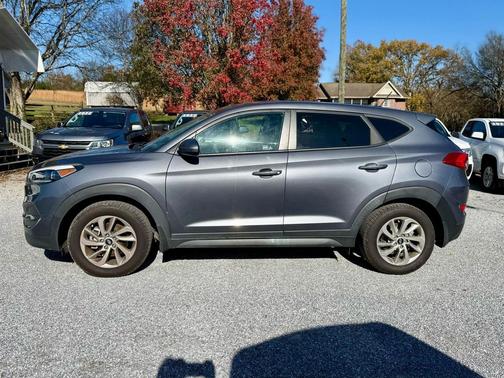 2016 Hyundai TUCSON SE