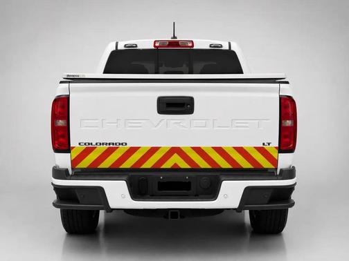 Summit White 2022 Chevrolet Colorado LT