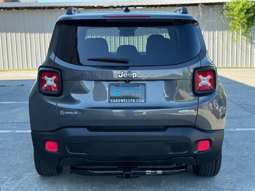 Granite Crystal Metallic Clearcoat 2017 Jeep Renegade Latitude
