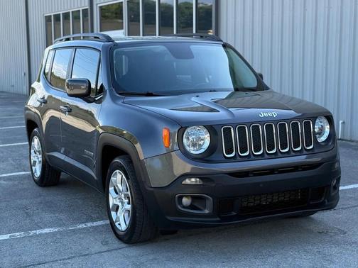 Granite Crystal Metallic Clearcoat 2017 Jeep Renegade Latitude