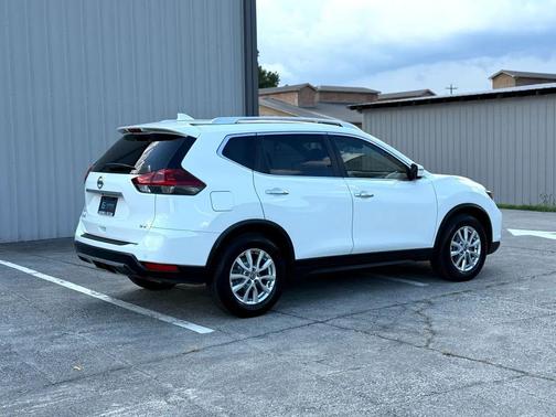 2020 Nissan Rogue SV