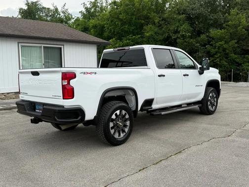 Summit White 2021 Chevrolet Silverado 2500 Custom