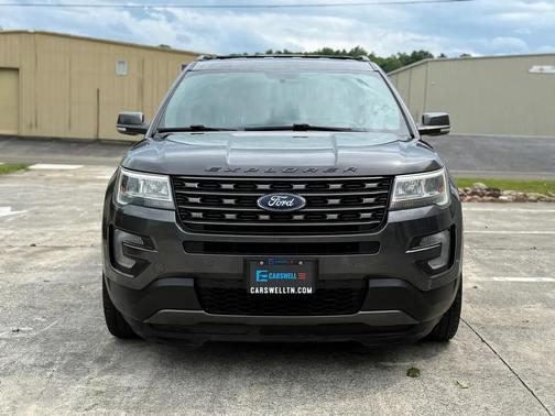 Magnetic Metallic 2017 Ford Explorer XLT