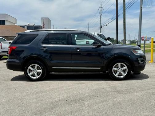 Shadow Black 2017 Ford Explorer XLT