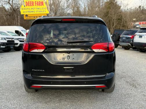 2018 Chrysler Pacifica Touring-L Plus