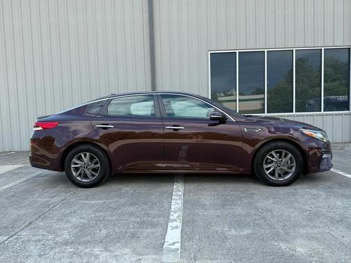 Sangria 2020 Kia Optima LX