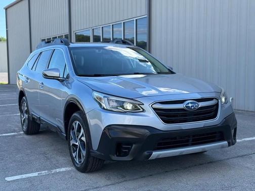 Ice Silver Metallic 2022 Subaru Outback Limited