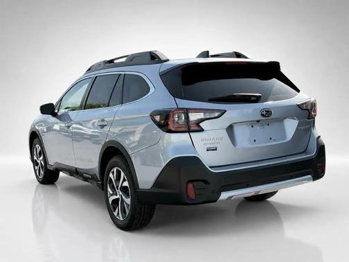 Ice Silver Metallic 2022 Subaru Outback Limited