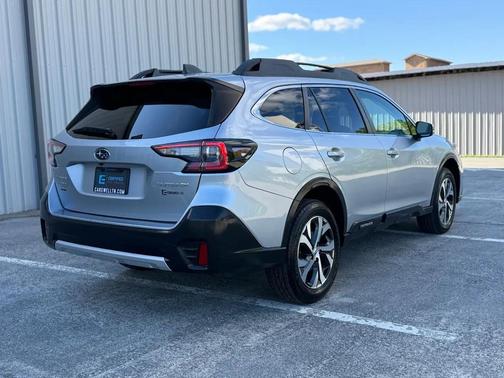 Ice Silver Metallic 2022 Subaru Outback Limited