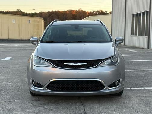 2018 Chrysler Pacifica Touring-L
