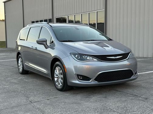 2018 Chrysler Pacifica Touring-L