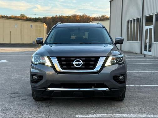 2017 Nissan Pathfinder Platinum
