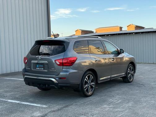 2017 Nissan Pathfinder Platinum