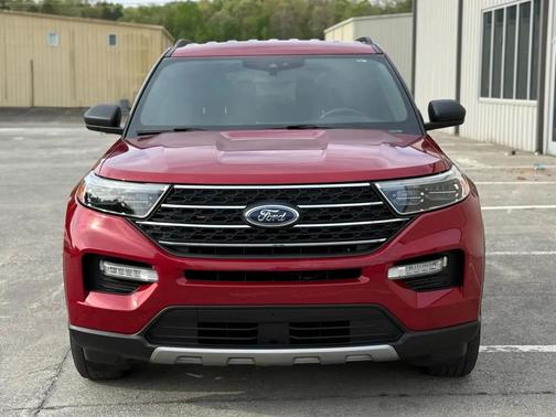 Rapid Red Metallic Tinted Clearcoat 2020 Ford Explorer XLT