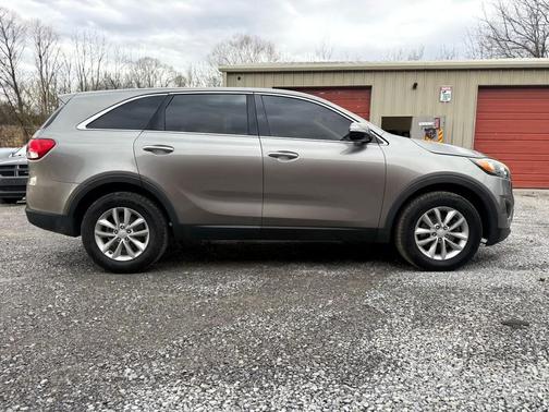 2017 Kia Sorento L