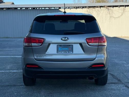 2017 Kia Sorento L
