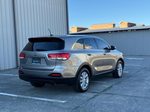 2017 Kia Sorento L