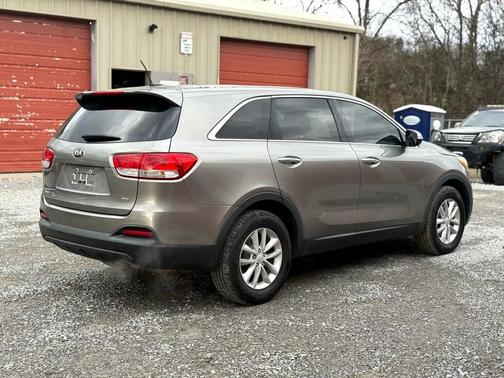 2017 Kia Sorento L