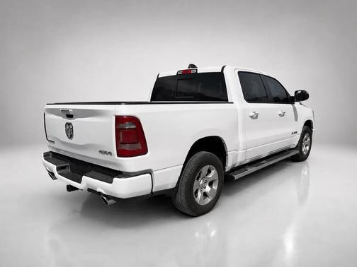 Bright White Clearcoat 2019 RAM 1500 Big Horn