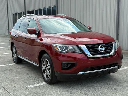 2018 Nissan Pathfinder S
